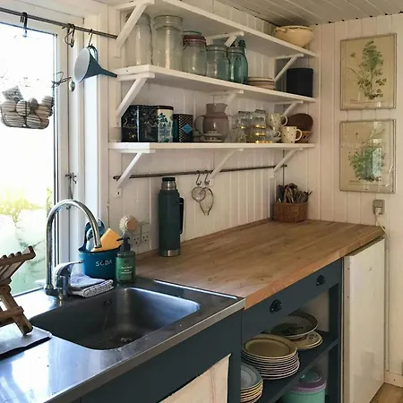 Cozy Wagon House With Views Over The Limfjord *