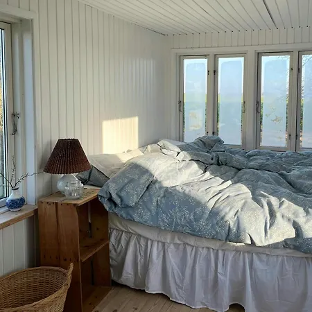 Cozy Wagon House With Views Over The Limfjord Roslev